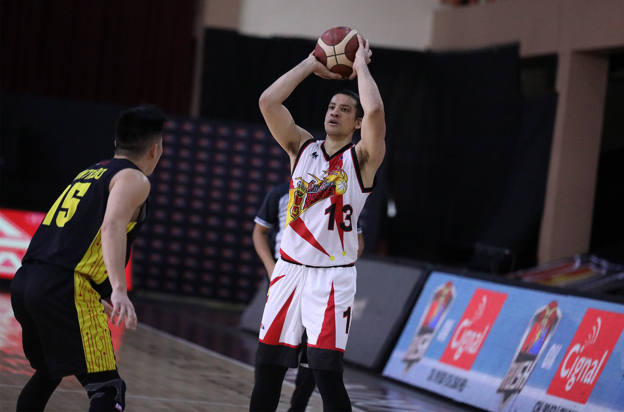 San Miguel guard Marcio Lassiter