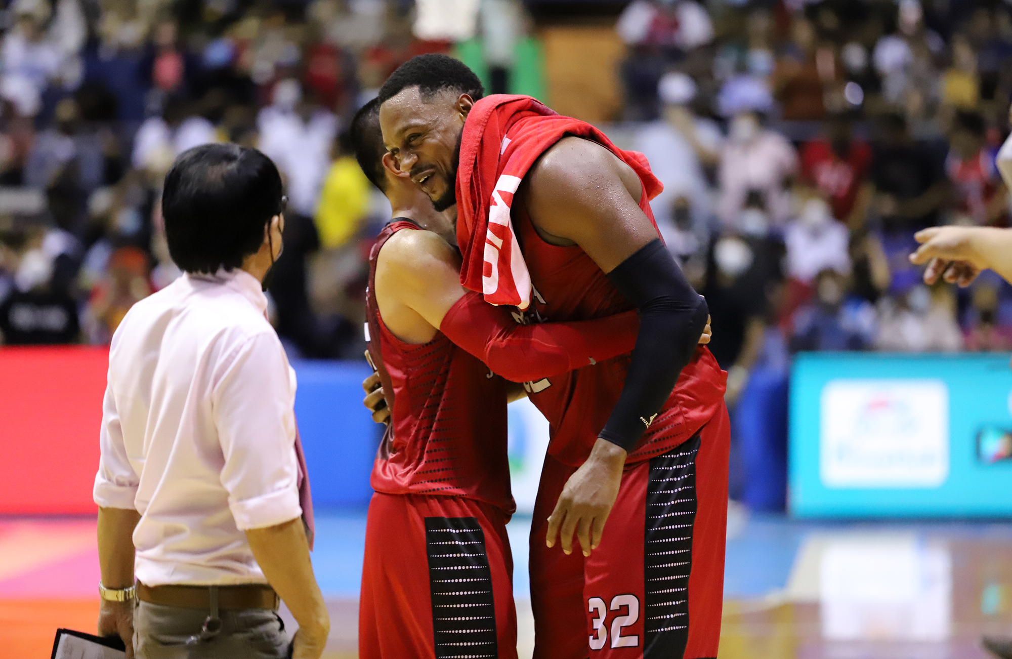 Barangay Ginebra import Justin Brownlee with star guard LA Tenorio. PBA IMAGES