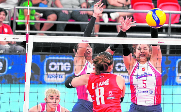 The Cool Smashers never gave Eya Laure (No. 8) much of a chance in Game 2. —AUGUST DELA CRUZ